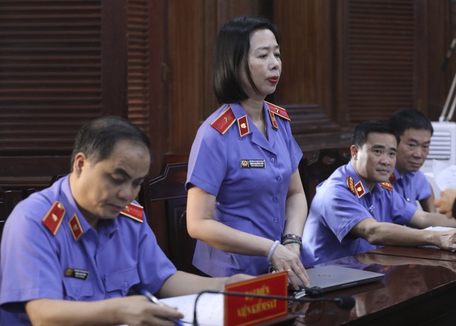 Luật sư đề nghị xem xét lại tội danh của bà Trương Mỹ Lan, viện kiểm sát giữ quan điểm truy tố- Ảnh 1.