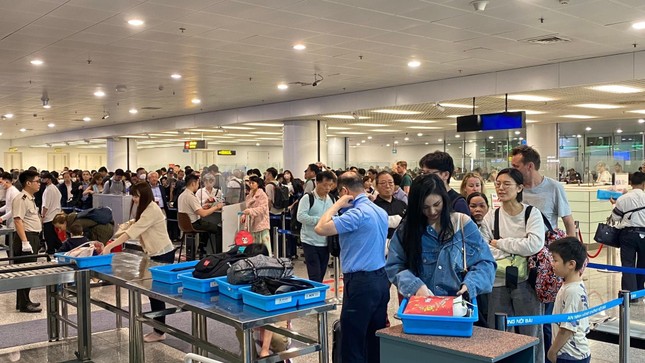 Điều khách nước ngoài khen hết lời khi đến sân bay Nội Bài- Ảnh 2.