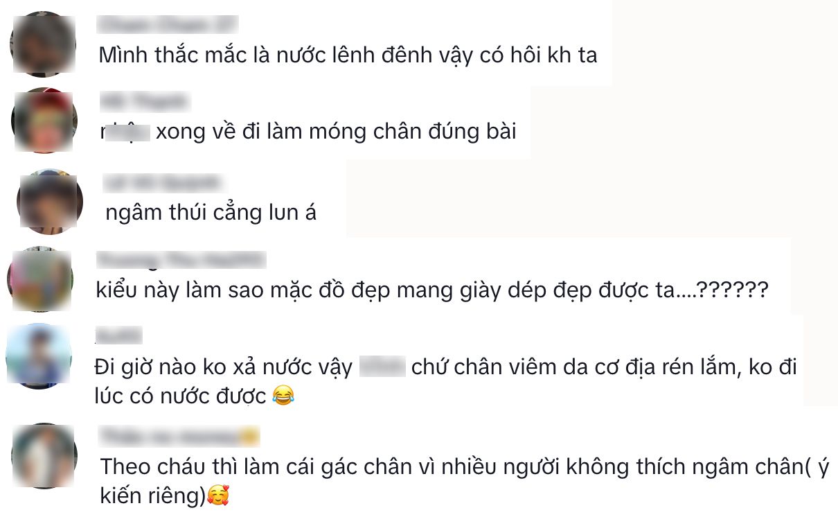 MXH tranh cãi trước quán ăn ngập nước ở TP.HCM: Đồ ăn nhìn hấp dẫn nhưng ai cũng lo lắng 1 điều- Ảnh 4.