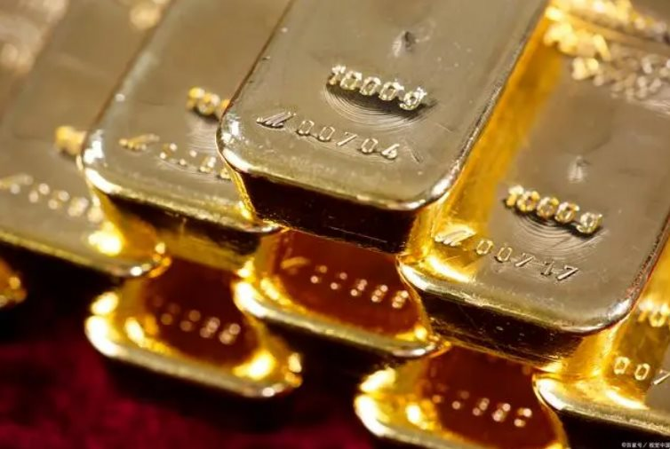 Thế hệ người Trung Quốc dốc tiền tiết kiệm cả đời ôm vàng bị thua lỗ nay ‘lật kèo’, lãi đậm sau 11 năm kiên nhẫn, ung dung nhìn giá vàng nhảy vọt theo từng giờ- Ảnh 3.