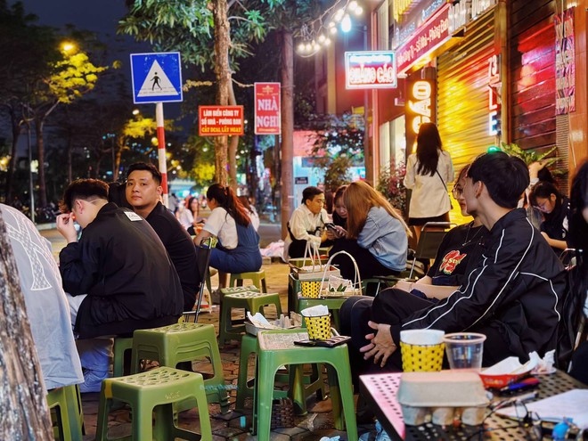 Món tàu hũ hoa anh đào đẹp lung linh đang gây sốt, liệu hương vị có đáng để giới trẻ xếp hàng dài chờ mua?- Ảnh 16.