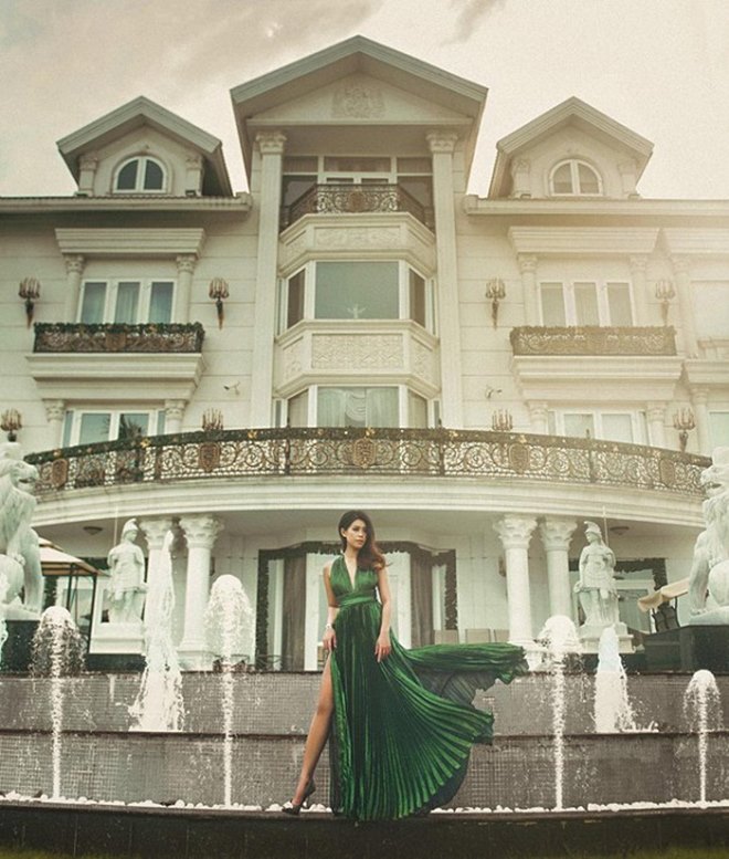 Ái nữ nổi tiếng nhất của tỷ phú Johnathan Hạnh Nguyễn: Từ hotgirl MXH đến Phó tổng giám đốc mảng thời trang hàng hiệu, phải đi lùi mới về vạch đích- Ảnh 2.