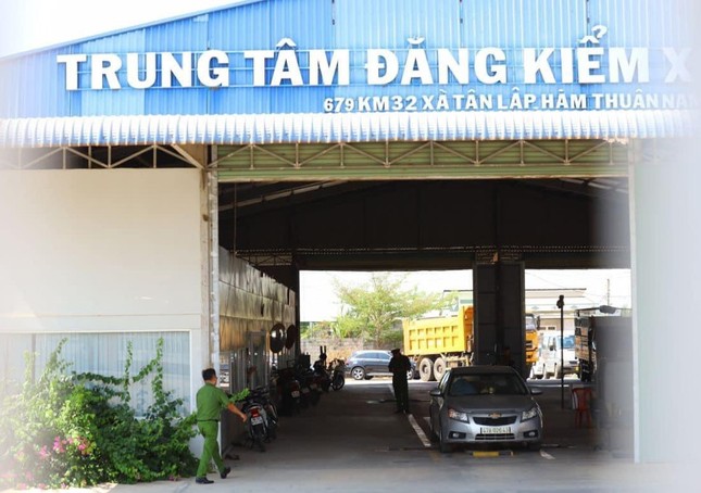 Hai phó giám đốc trung tâm đăng kiểm ở Bình Thuận bị bắt vì nhận hối lộ- Ảnh 2.