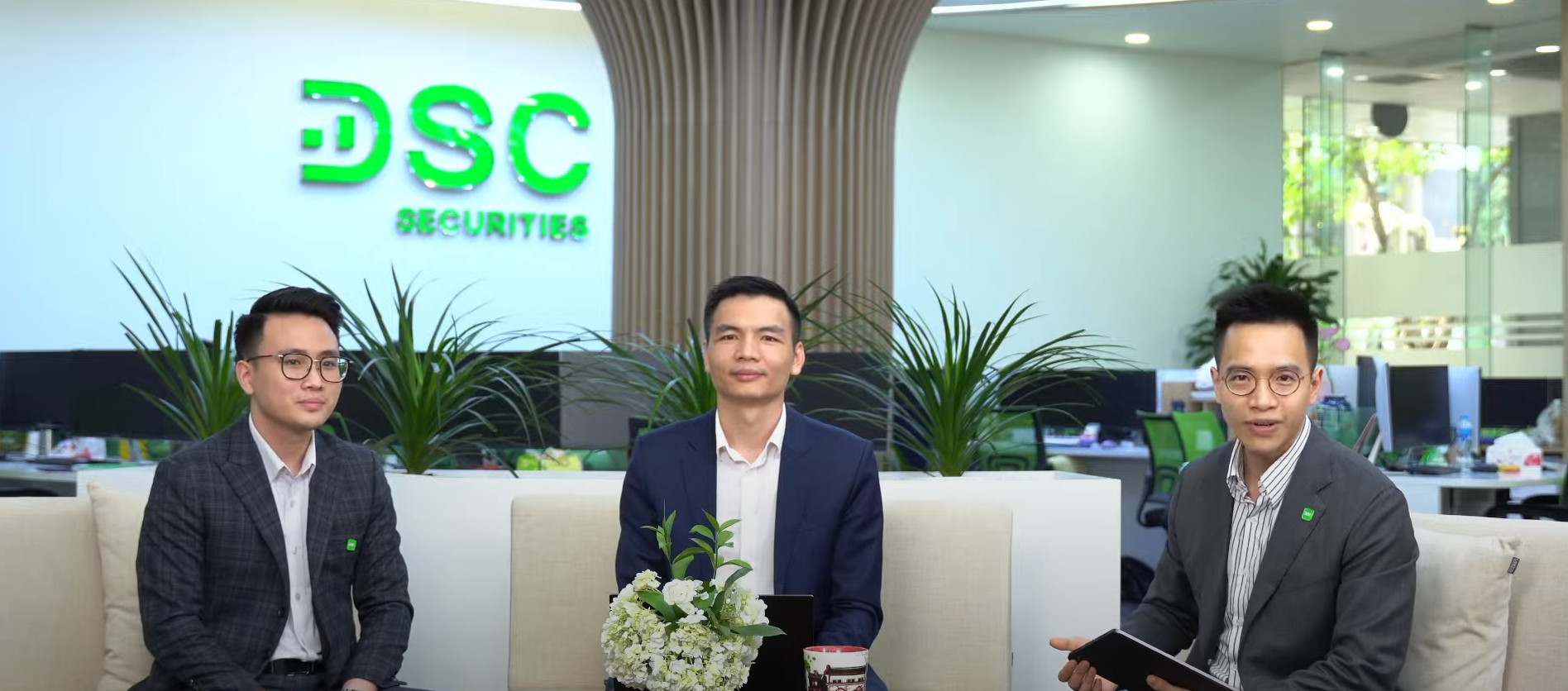 Chứng khoán DSC tổ chức thành công hội nghị nhà đầu tư, hé lộ lợi nhuận quý 1 tăng trưởng ấn tượng- Ảnh 1. Chứng khoán DSC tổ chức thành công hội nghị nhà đầu tư, hé lộ lợi nhuận quý 1 tăng trưởng ấn tượng- Ảnh 1.