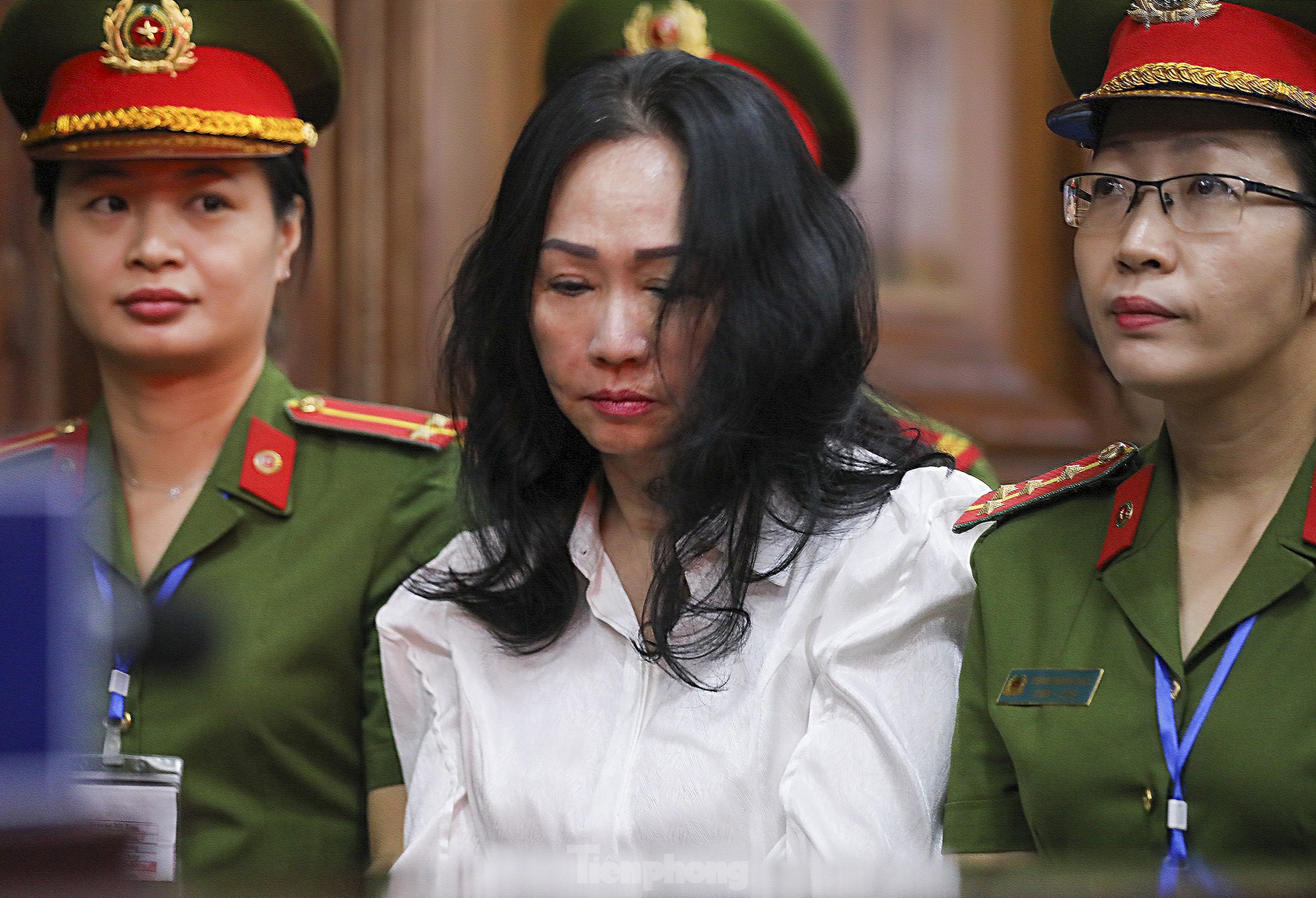 Hình ảnh bà Trương Mỹ Lan cùng các bị cáo trước giờ tuyên án- Ảnh 2.