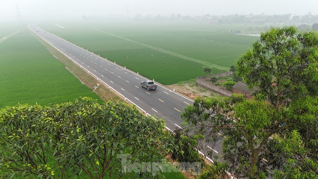Tuyến đường gần 200 tỷ đồng kết nối vùng Thủ đô Hà Nội - Bắc Giang sẵn sàng trước ngày thông xe- Ảnh 9.