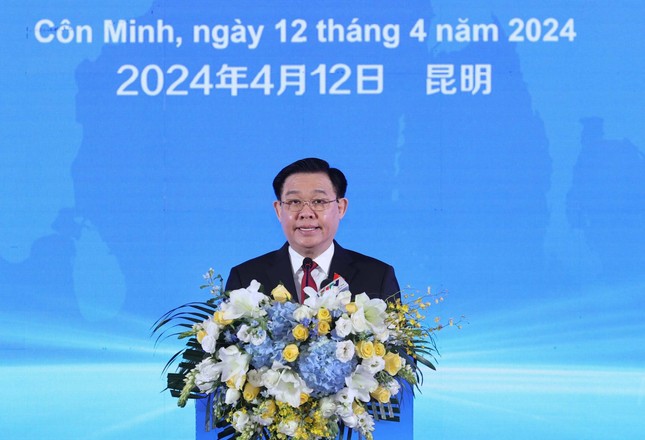Chủ tịch Quốc hội Vương Đình Huệ đề nghị sớm kết nối đường sắt ga Lào Cai - ga Hà Khẩu Bắc- Ảnh 2.