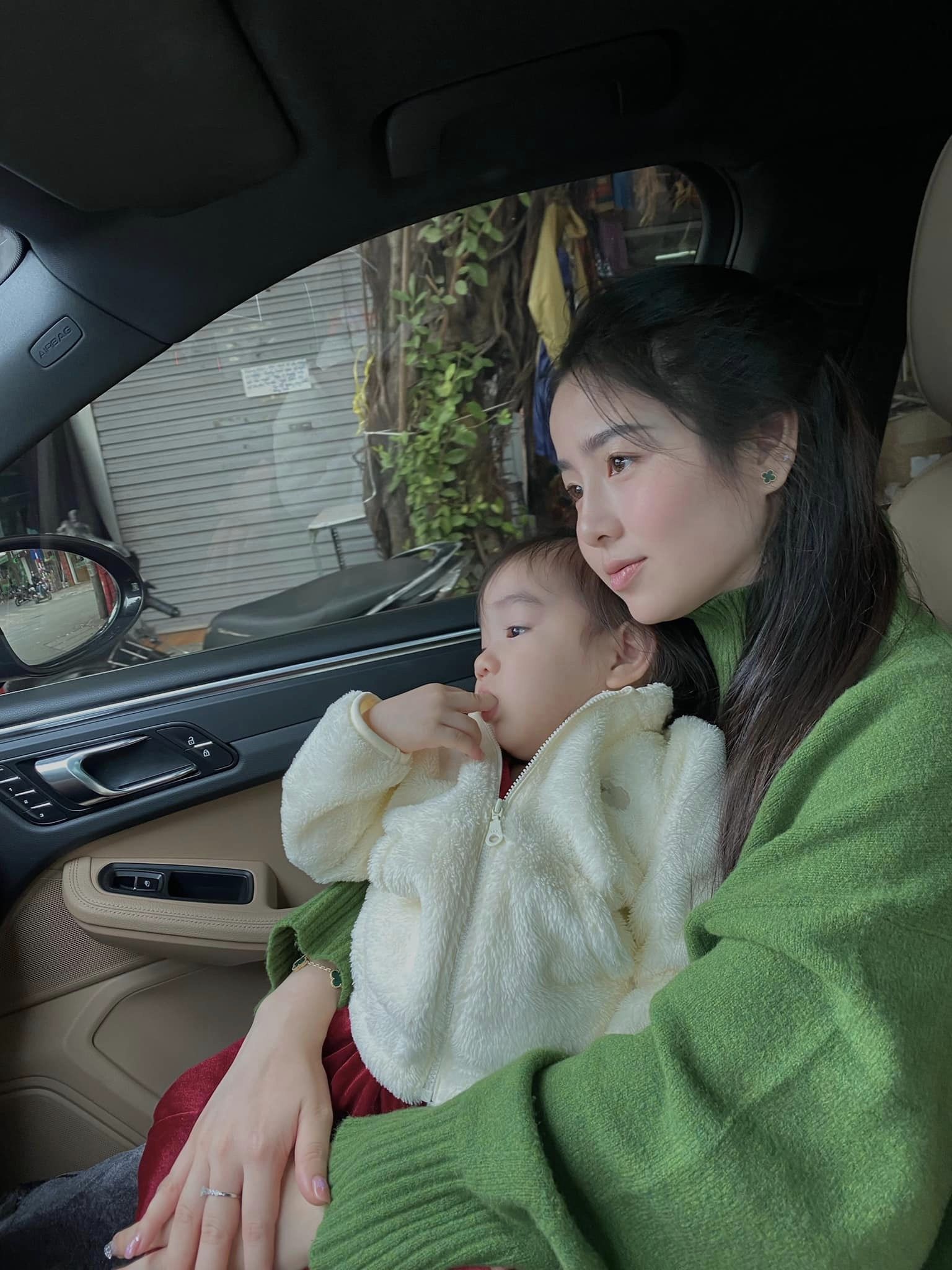 Hot girl Việt được báo Trung Quốc ca ngợi “đẹp như nữ thần”: U30 một nách hai con, là bà chủ spa giàu có- Ảnh 7.