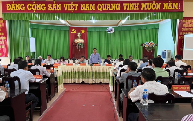 Chủ tịch tỉnh Vĩnh Long đối thoại với dân nơi khai thác cát cho cao tốc- Ảnh 3.