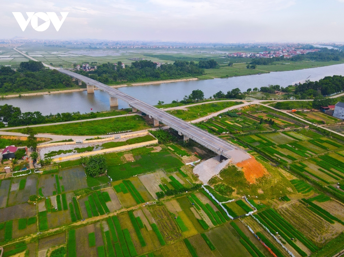 Cận cảnh cây cầu cụt trăm tỷ nối Hà Nội - Bắc Giang sắp thông xe- Ảnh 8.