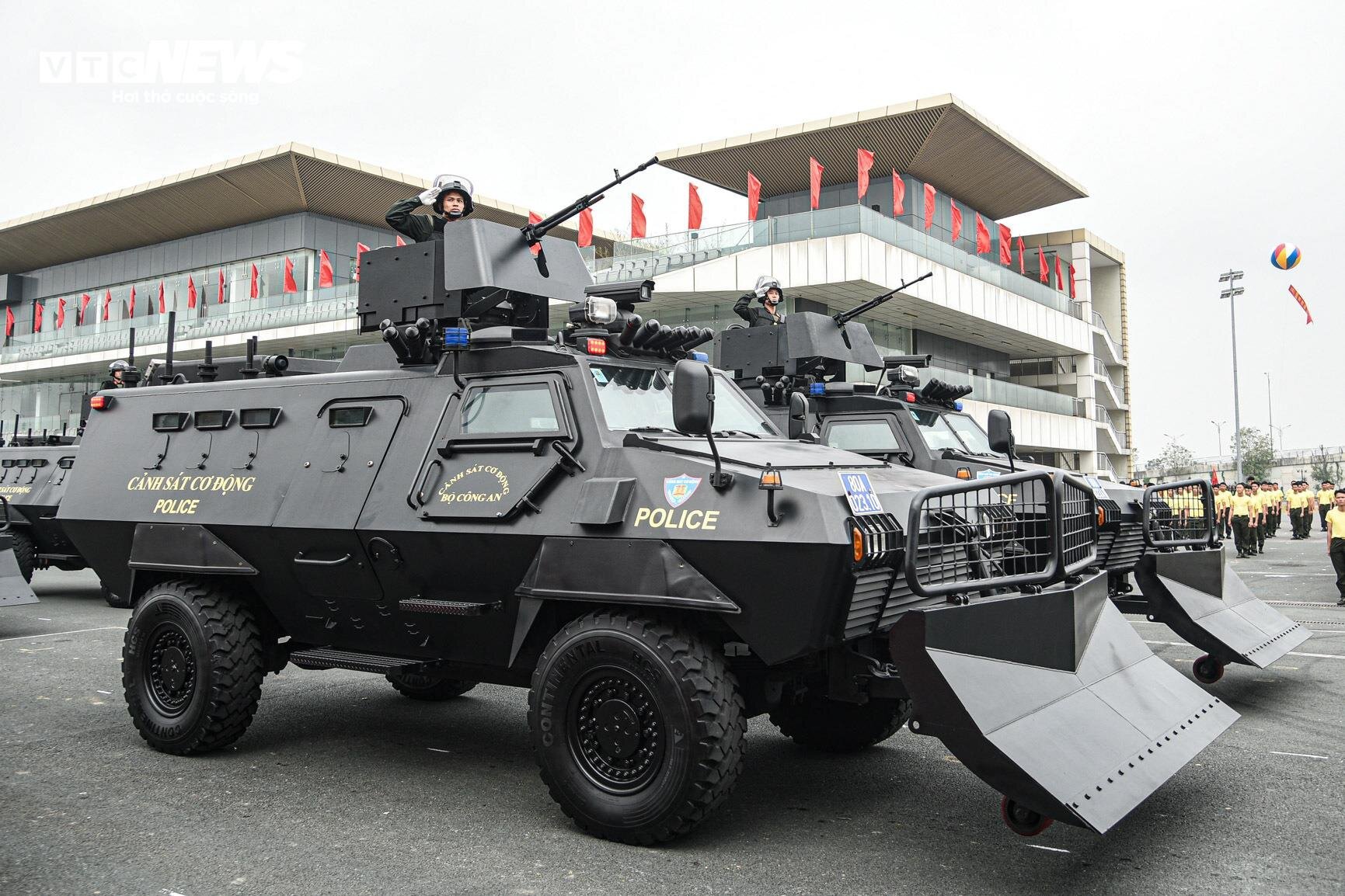Cận cảnh dàn xe đặc chủng chống khủng bố của Cảnh sát cơ động- Ảnh 7.