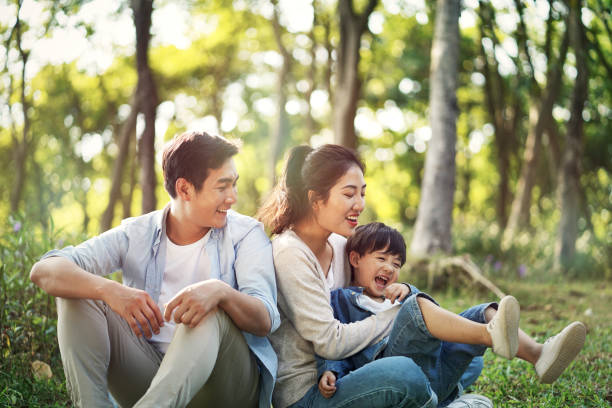 “Sau khi kết hôn, có nên đưa lương cho vợ không?” Câu trả lời từ những người đàn ông có gia đình nhiều năm rất thực tế!- Ảnh 1.