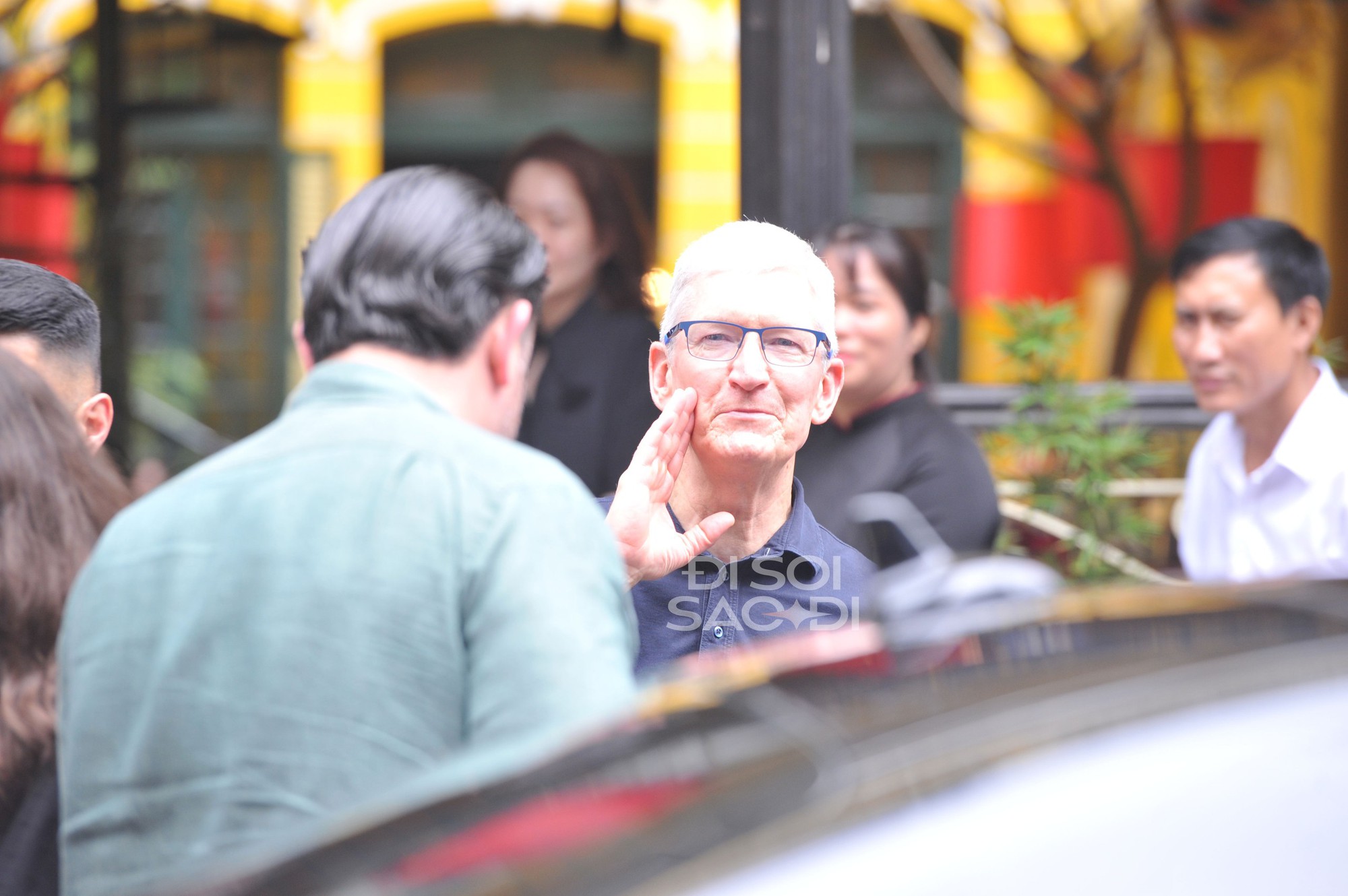 HOT: Bắt trọn khoảnh khắc Diva Mỹ Linh và Mỹ Anh gặp gỡ CEO Apple Tim Cook tại Hà Nội!- Ảnh 2.