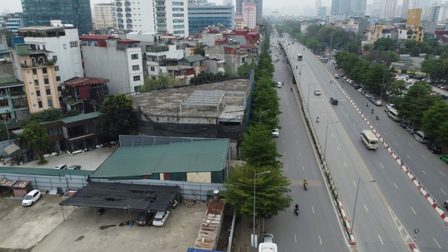 Vụ chủ tịch phường ở Hà Nội nhận hối lộ: Cận cảnh công trình không phép được ‘ngó lơ’- Ảnh 2.