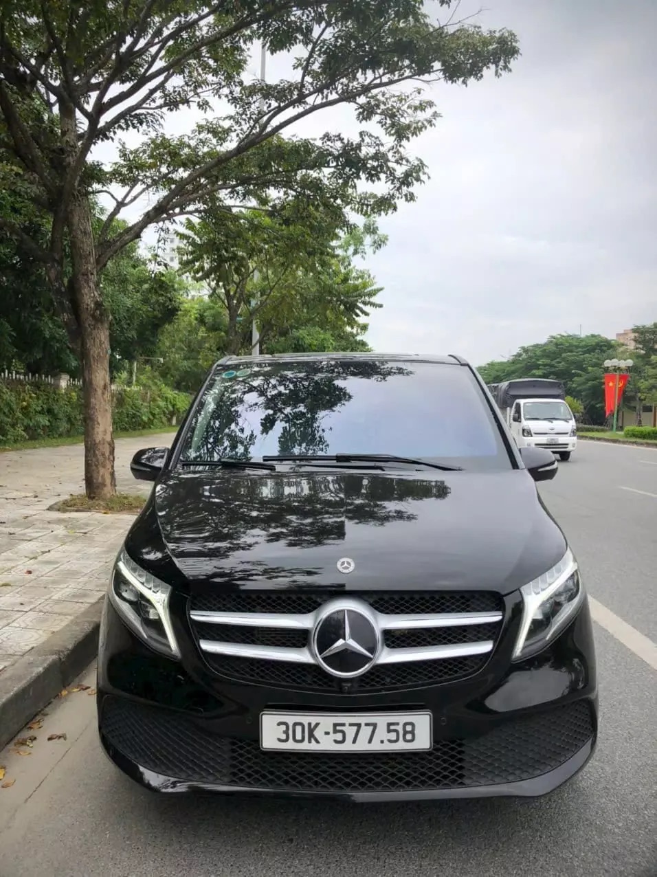 Chiếc Mercedes-Benz S-Class độ Maybach chở CEO Apple tại Hà Nội từng đưa đón Khoa Pug, nhiều lần dùng làm xe hoa- Ảnh 11.