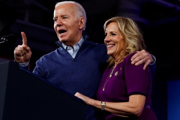 Vợ chồng ông Biden thu nhập gần 620.000 USD năm 2023- Ảnh 1.