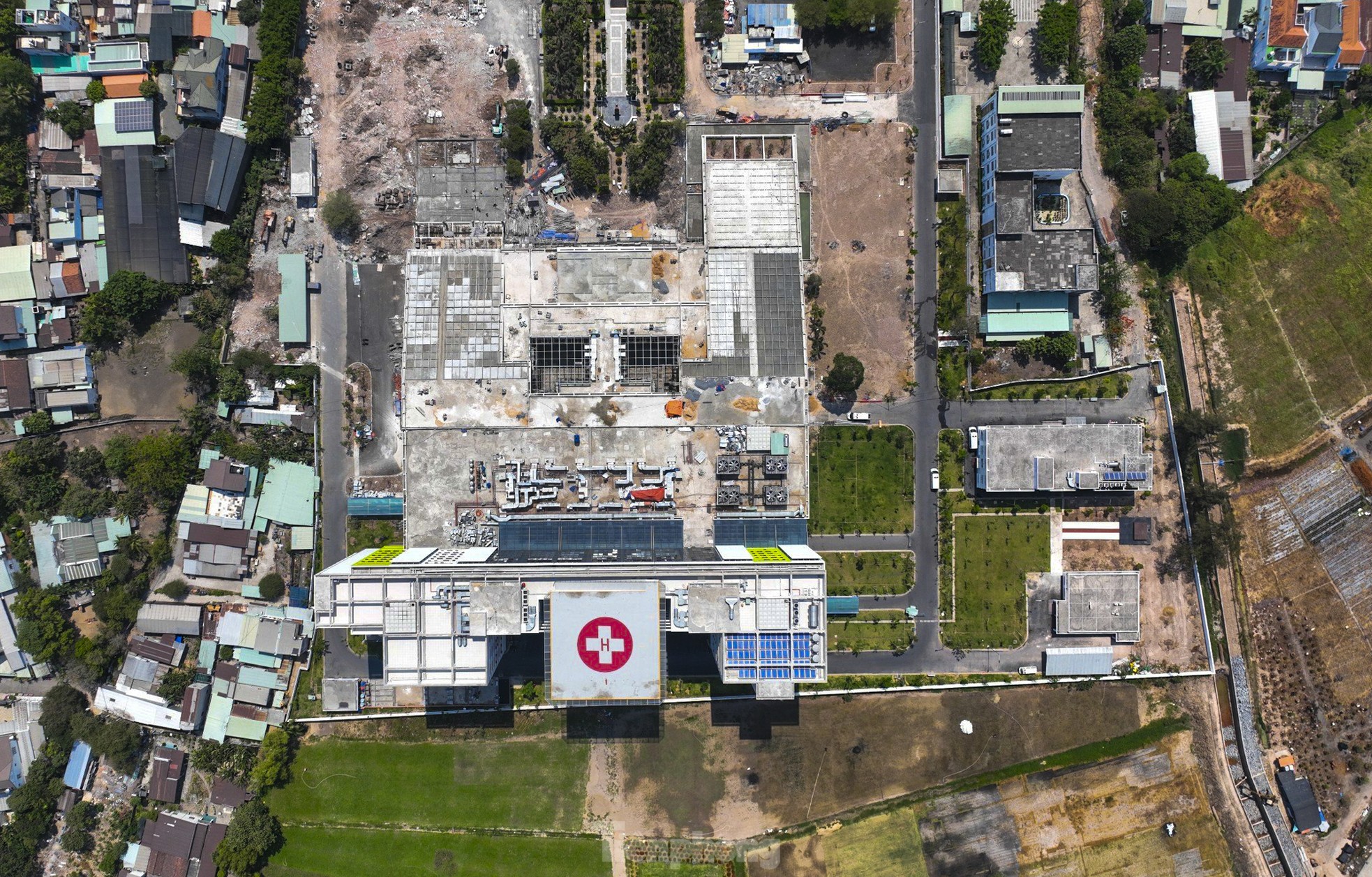 Bệnh viện gần 1.900 tỷ đồng ở TPHCM có sân bay trực thăng cấp cứu dần lộ diện- Ảnh 4.