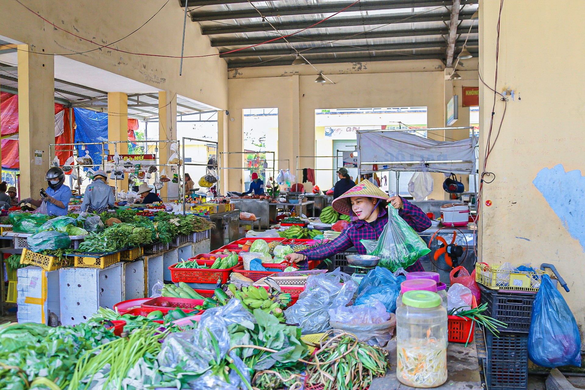 Tiểu thương đồng loạt rời bỏ khu chợ sầm uất ở Đà Nẵng- Ảnh 12.