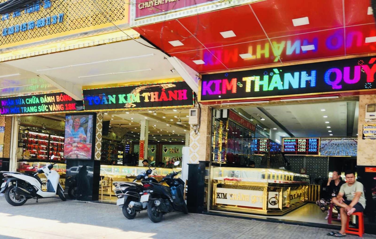 Thực hư chuyện một số cửa hàng vàng tại TP Hồ Chí Minh đóng cửa- Ảnh 6.