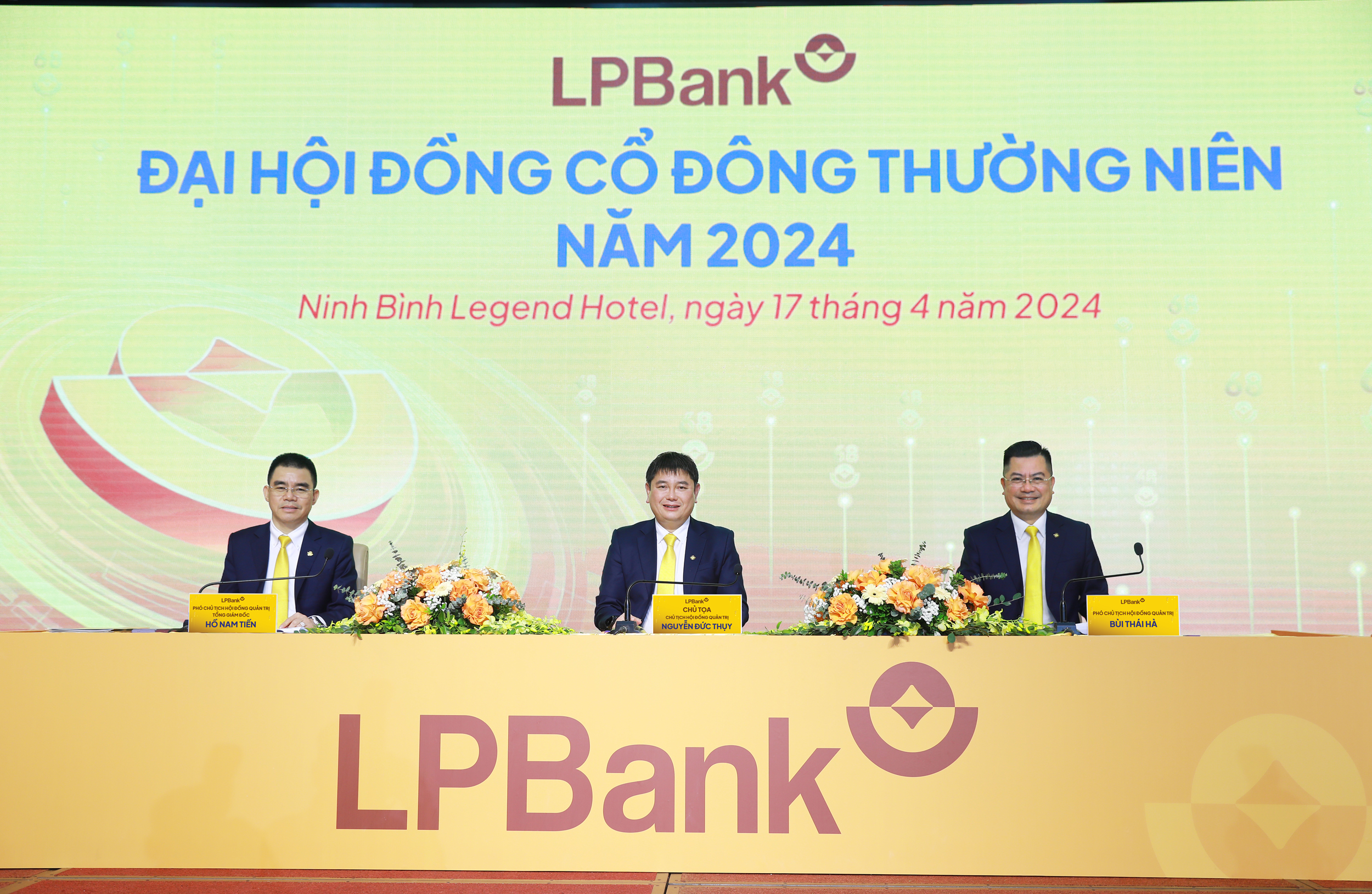 ĐHĐCĐ LPBank: Đặt mục tiêu tăng trưởng cao trong năm 2024, đổi tên thành Ngân hàng TMCP Lộc Phát Việt Nam- Ảnh 1.