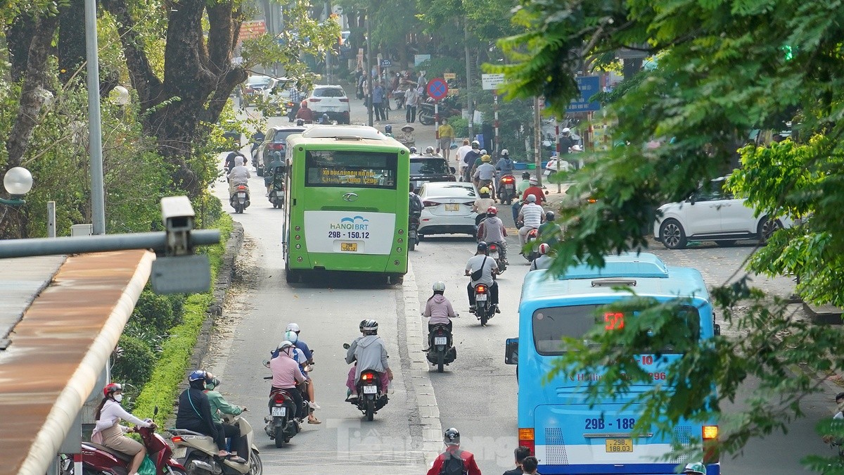 Tuyến buýt nhanh BRT hoạt động ra sao trước khi được Hà Nội đề xuất thay bằng đường sắt đô thị?- Ảnh 5.