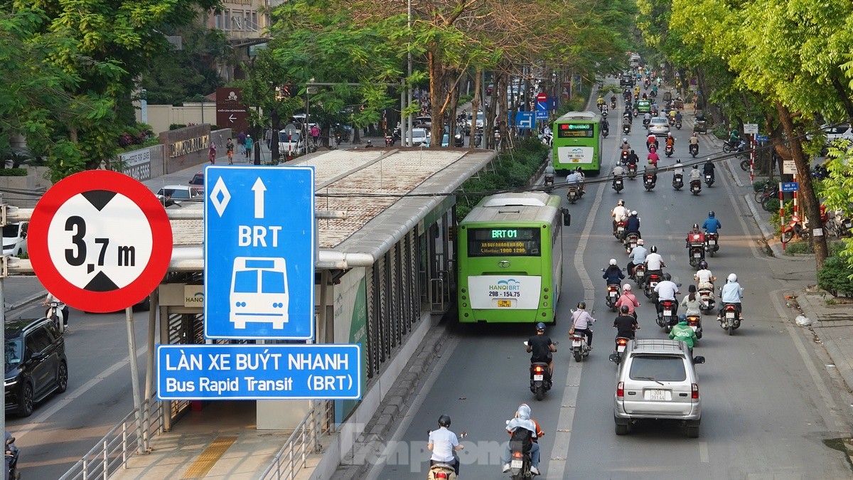 Tuyến buýt nhanh BRT hoạt động ra sao trước khi được Hà Nội đề xuất thay bằng đường sắt đô thị?- Ảnh 8.