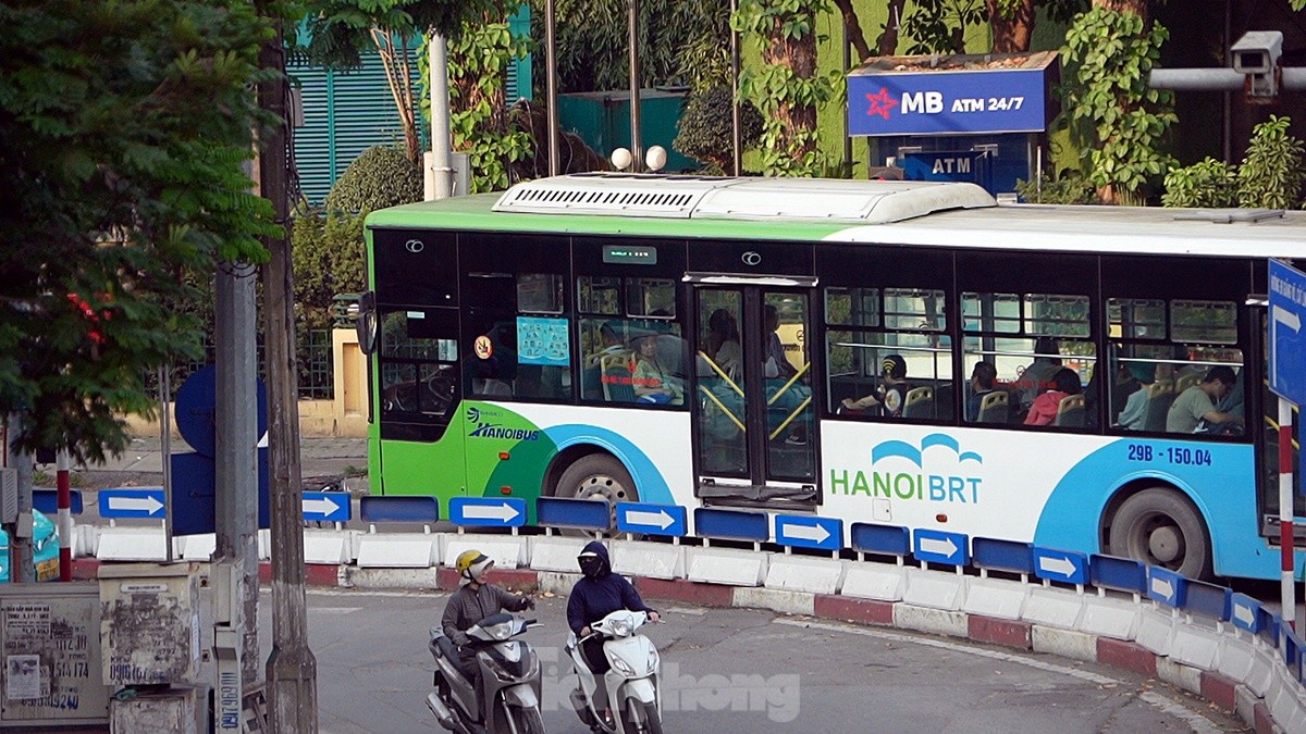Tuyến buýt nhanh BRT hoạt động ra sao trước khi được Hà Nội đề xuất thay bằng đường sắt đô thị?- Ảnh 14.