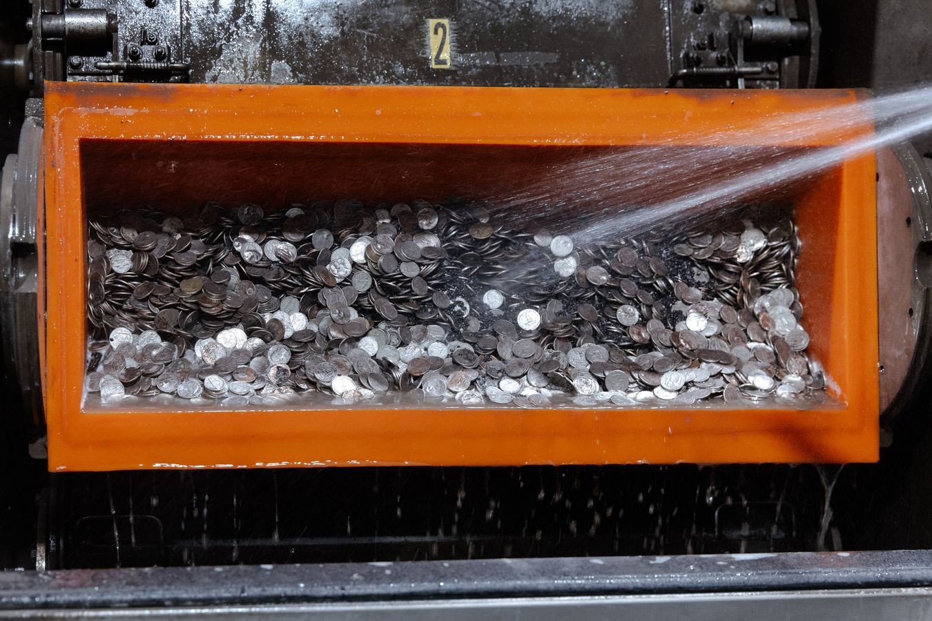 Người Mỹ vứt 68 triệu USD vào bãi rác mỗi năm: Chuyện nghề ‘đào vàng’ từ những đồng tiền ‘rác rưởi’, chính phủ tốn 707 triệu USD để sản xuất nhưng bị coi là đồ vô dụng- Ảnh 7.