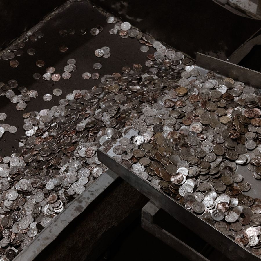 Người Mỹ vứt 68 triệu USD vào bãi rác mỗi năm: Chuyện nghề ‘đào vàng’ từ những đồng tiền bị lãng quên, chính phủ tốn 707 triệu USD để sản xuất nhưng bị coi là vô dụng- Ảnh 5.