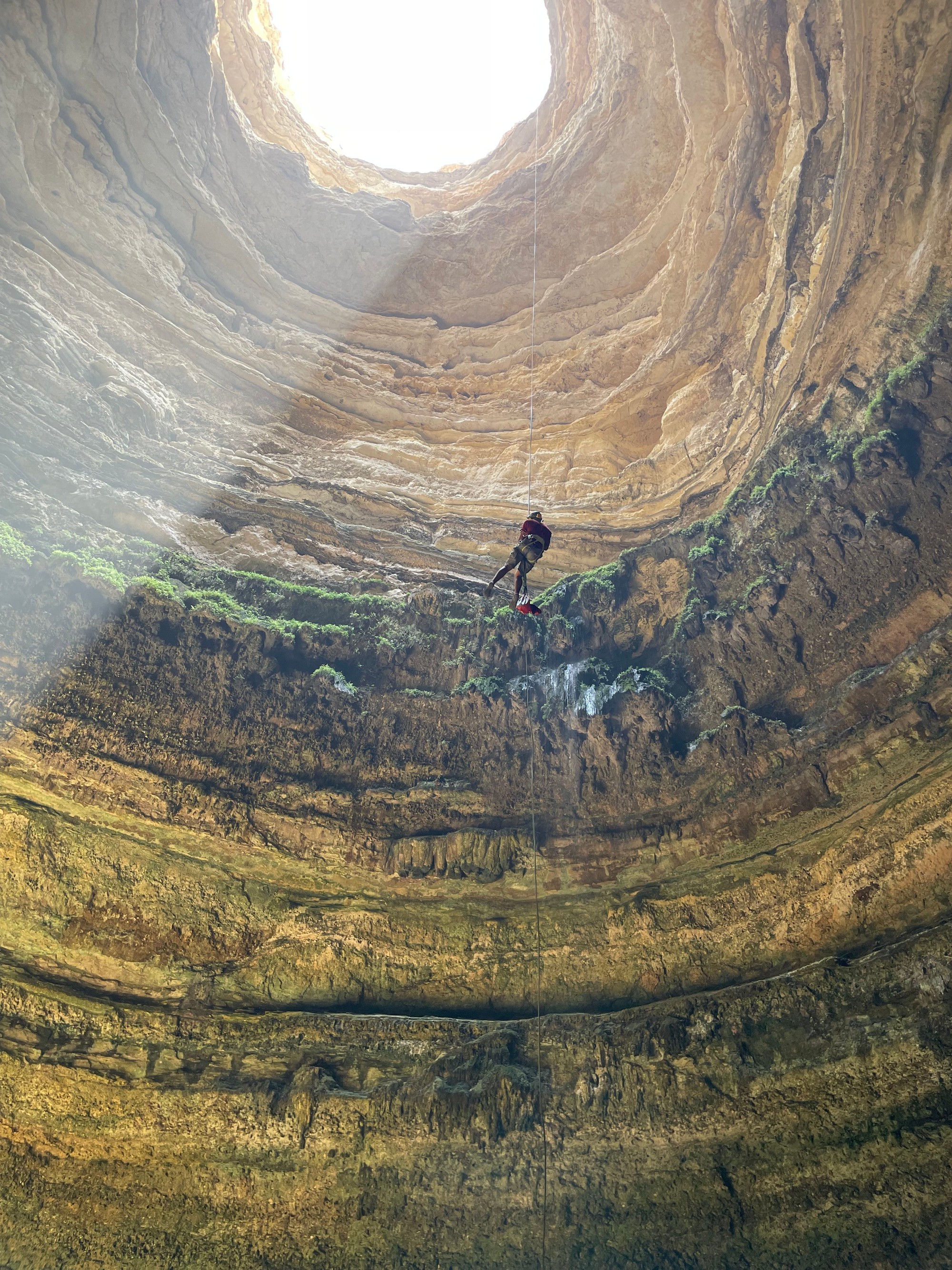 Sự thật dưới “giếng địa ngục” sâu 116 mét nổi tiếng thế giới với loạt lời nguyền bí ẩn: Đi xuống đáy giếng, các chuyên gia đều phải kinh ngạc- Ảnh 3.