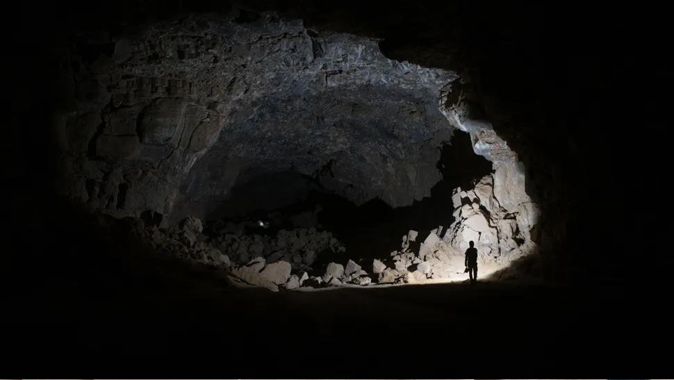 Bí ẩn người sống trong ống dung nham 7.000 năm trước ở Ả Rập- Ảnh 1.