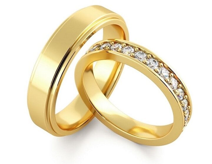 Karat gold is primarily used in jewelry making.