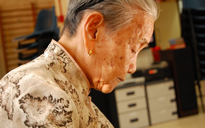 Bị 4 người con bỏ bê, cụ bà 73 tuổi ra 1 quyết định trong di chúc khiến tất cả phải hối hận, vội thay đổi thái độ Bị 4 người con bỏ bê, cụ bà 73 tuổi ra 1 quyết định trong di chúc khiến tất cả phải hối hận, vội thay đổi thái độ