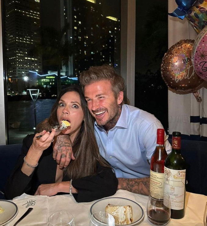 Sinh nhật bà xã tuổi 50, David Beckham thuê chuyên cơ đưa cả gia đình đến Pháp tổ chức- Ảnh 1.