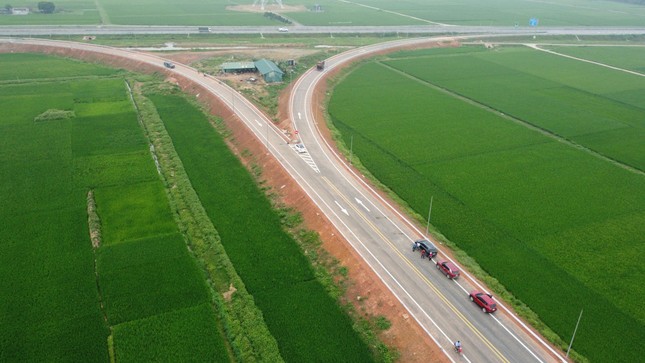 Thông xe tại 2 nút giao với đường cao tốc Bắc - Nam đoạn qua Thanh Hóa- Ảnh 1.