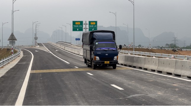 Thông xe tại 2 nút giao với đường cao tốc Bắc - Nam đoạn qua Thanh Hóa- Ảnh 2.