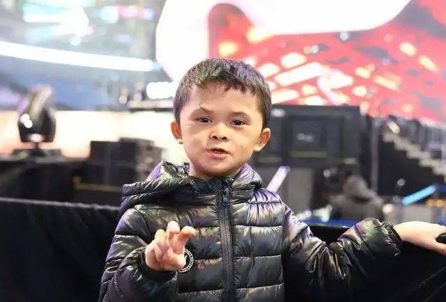 Bi kịch của cậu bé được gọi là “Tiểu Jack Ma” vì quá giống tỷ phú nổi tiếng: Tình hình hiện tại sau 9 năm nổi tiếng khiến dư luận suy ngẫm- Ảnh 3.