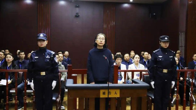 Kết cục của nữ quan chức Trung Quốc tham tiền- Ảnh 1.