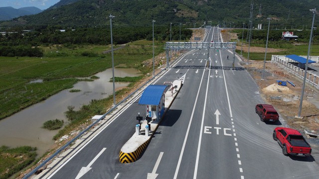 Thu phí đường cao tốc Nha Trang - Cam Lâm mức cao nhất hơn 311.000 đồng- Ảnh 1.