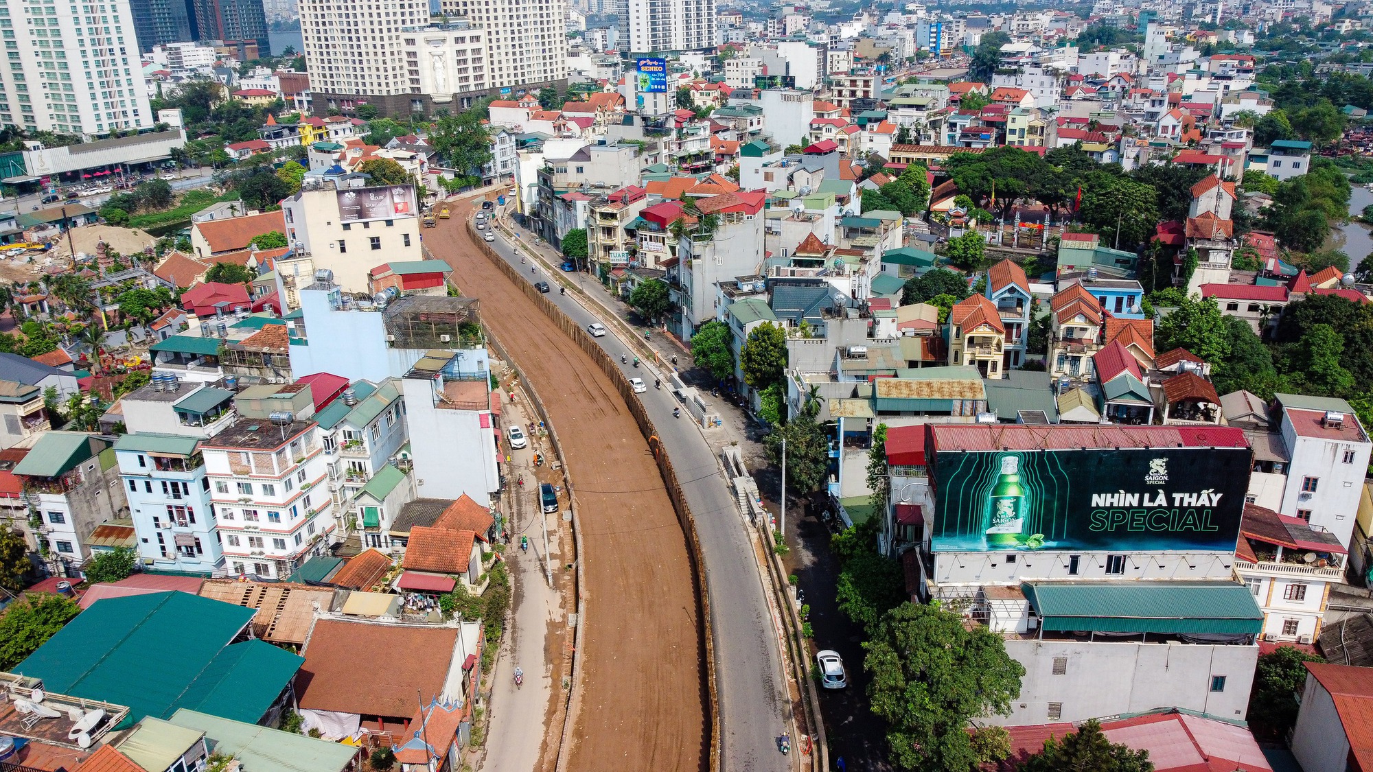 VIDEO: Toàn cảnh tuyến đường kết nối quận Ba Đình với sân bay Nội Bài trước ngày về đích- Ảnh 2.