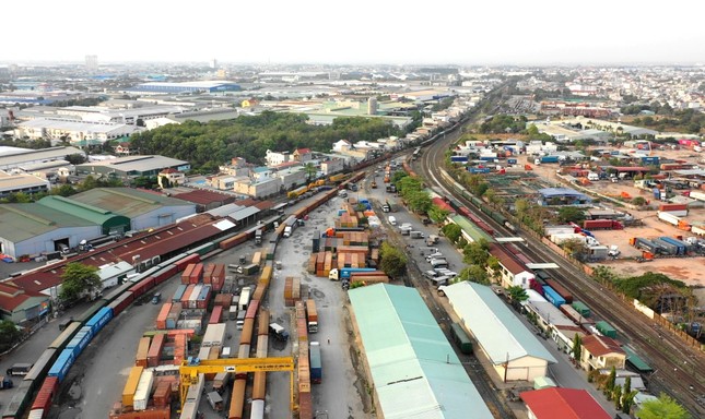Bình Dương muốn dùng đất khu công nghiệp Sóng Thần làm ga đường sắt lớn nhất nước- Ảnh 8.