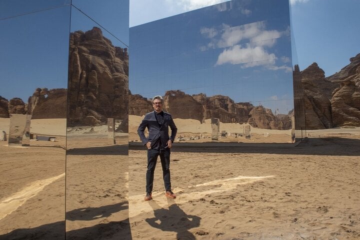 Nhà hát chứa 500 người tàng hình giữa sa mạc, thách thức đôi mắt tinh tường nhất- Ảnh 3.