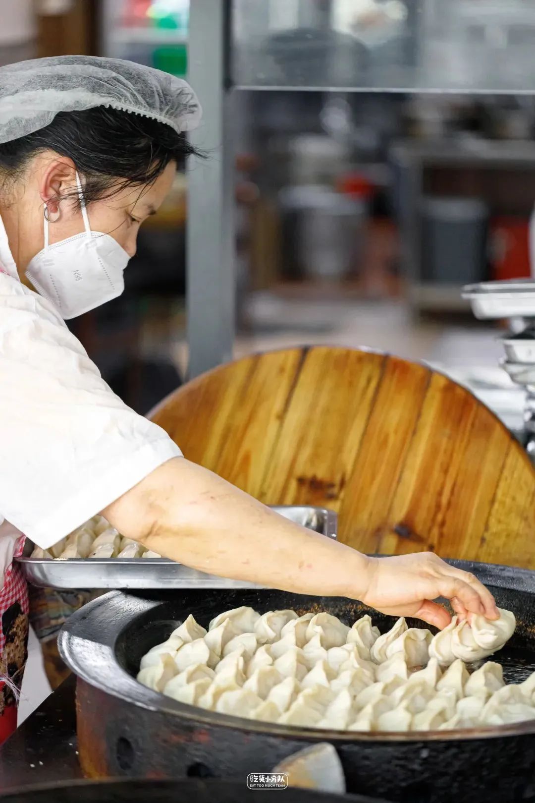 Khám phá ẩm thực vỉa hè của các bà dì Thượng Hải: Những quầy hàng gắn liền với tuổi thơ bao thế hệ- Ảnh 7.