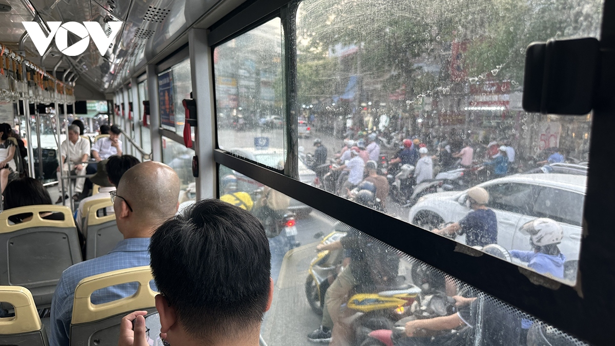 Cận cảnh tuyến buýt nhanh ở Hà Nội dự định cho nghỉ, thay bằng đường sắt đô thị- Ảnh 13.
