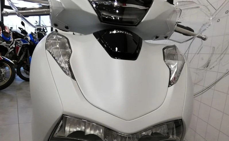 Honda SH 2024 ra mắt màu mới: đã đẹp lại còn sang, giá gần 100 triệu nhưng không phải có tiền là mua được!- Ảnh 4.