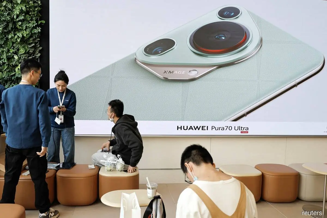 Mẫu điện thoại mới của Huawei ghê gớm cỡ nào mà ai cũng "gửi lời chia buồn" cho số phận của iPhone?