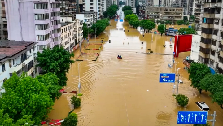 Trung Quốc ban hành cảnh báo lũ lụt 'trăm năm có một' ở Quảng Đông- Ảnh 1.