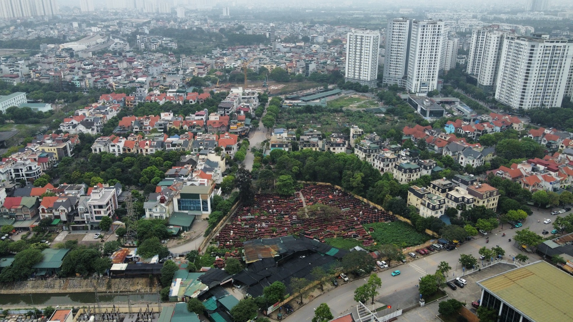 Khu đất 'mọc' bãi xe lậu nơi phường đông dân nhất Hà Nội chuẩn bị xây trường học- Ảnh 5.