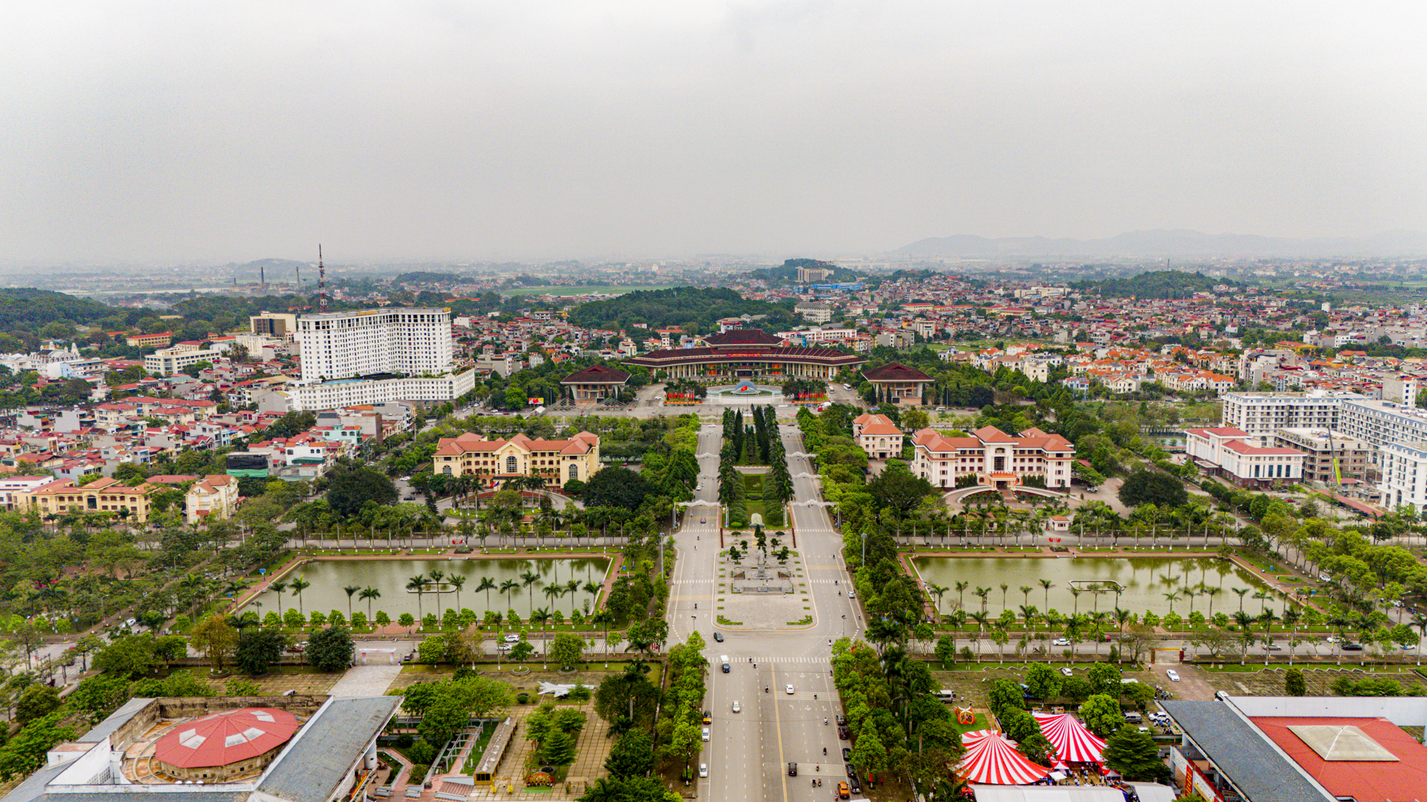 Khu vực trung tâm của trung tâm tỉnh sắp lên thành phố: Có khu hành chính độc đáo bậc nhất Việt Nam; Vingroup, Vietcombank phô diễn vị thế- Ảnh 8.