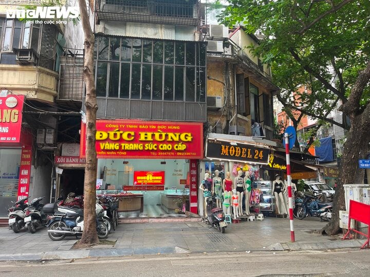 Thị trường Hà Nội trầm lắng trong ngày đấu thầu 16.800 lượng vàng- Ảnh 10.